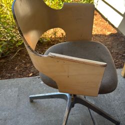 Free Chair 