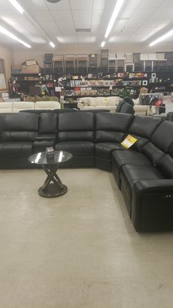 Hug Black power Sectional
