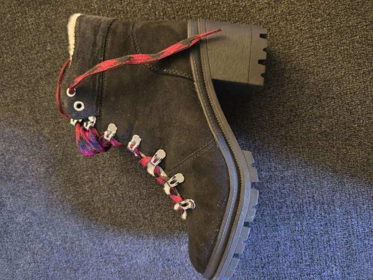 Boots Women Size 9