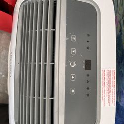 BLACK+DECKER 8,000 BTU Portable Air Conditioner up to 350 Sq.Ft.with Remote Control, White