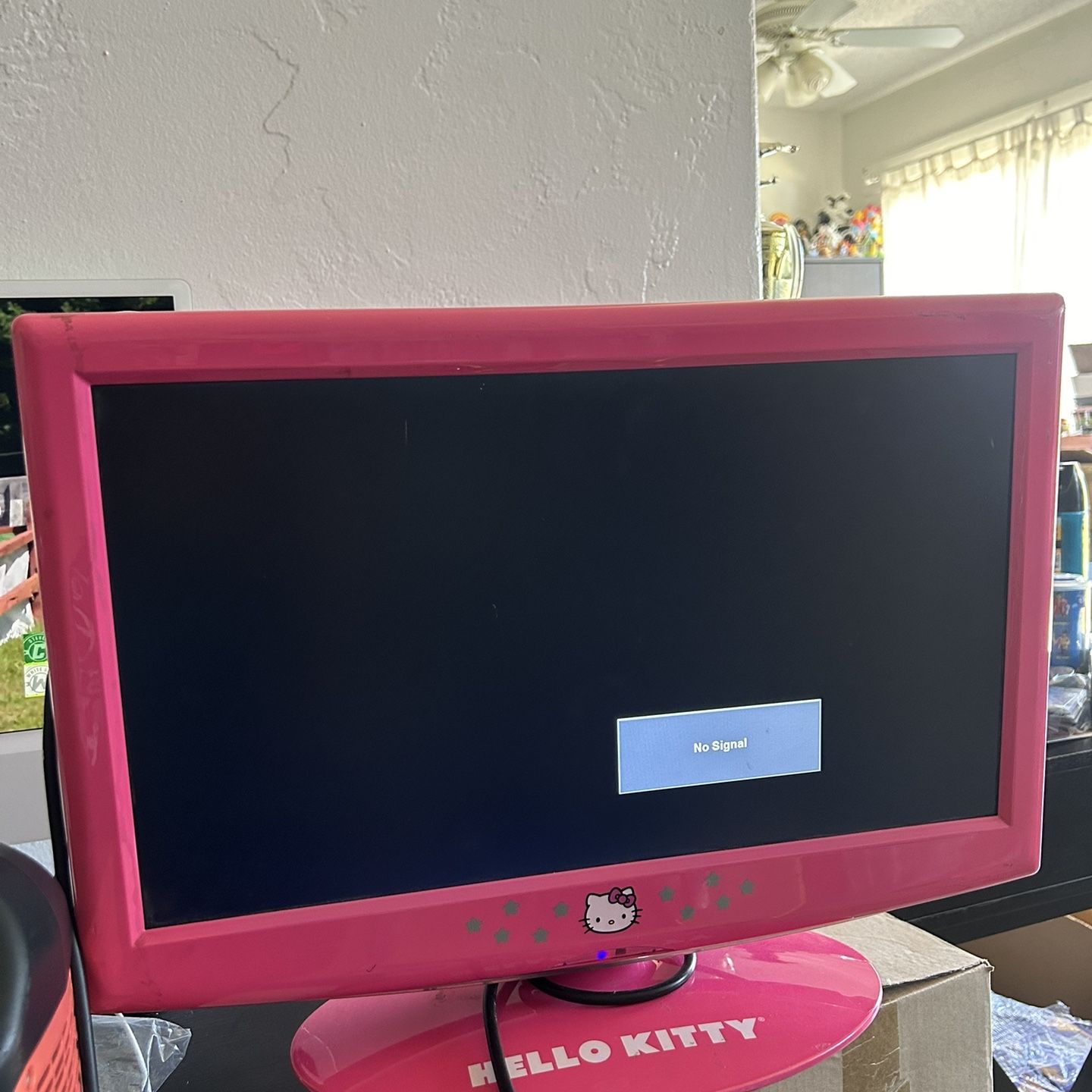 Hello Kitty 19” Lcd Tv for Sale in Chula Vista, CA - OfferUp
