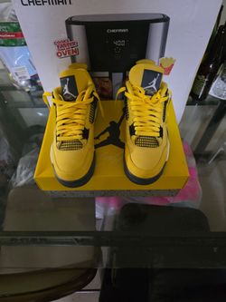 Air Jordan 4 lightning size 7.5