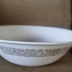 Vintage Corelle bowl 10.5 never used only $10