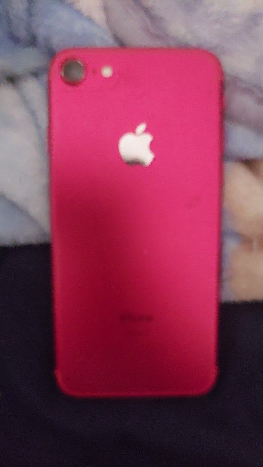 iPhone 7 &' charger and a case- Samsung galaxy A52 with 3 cases