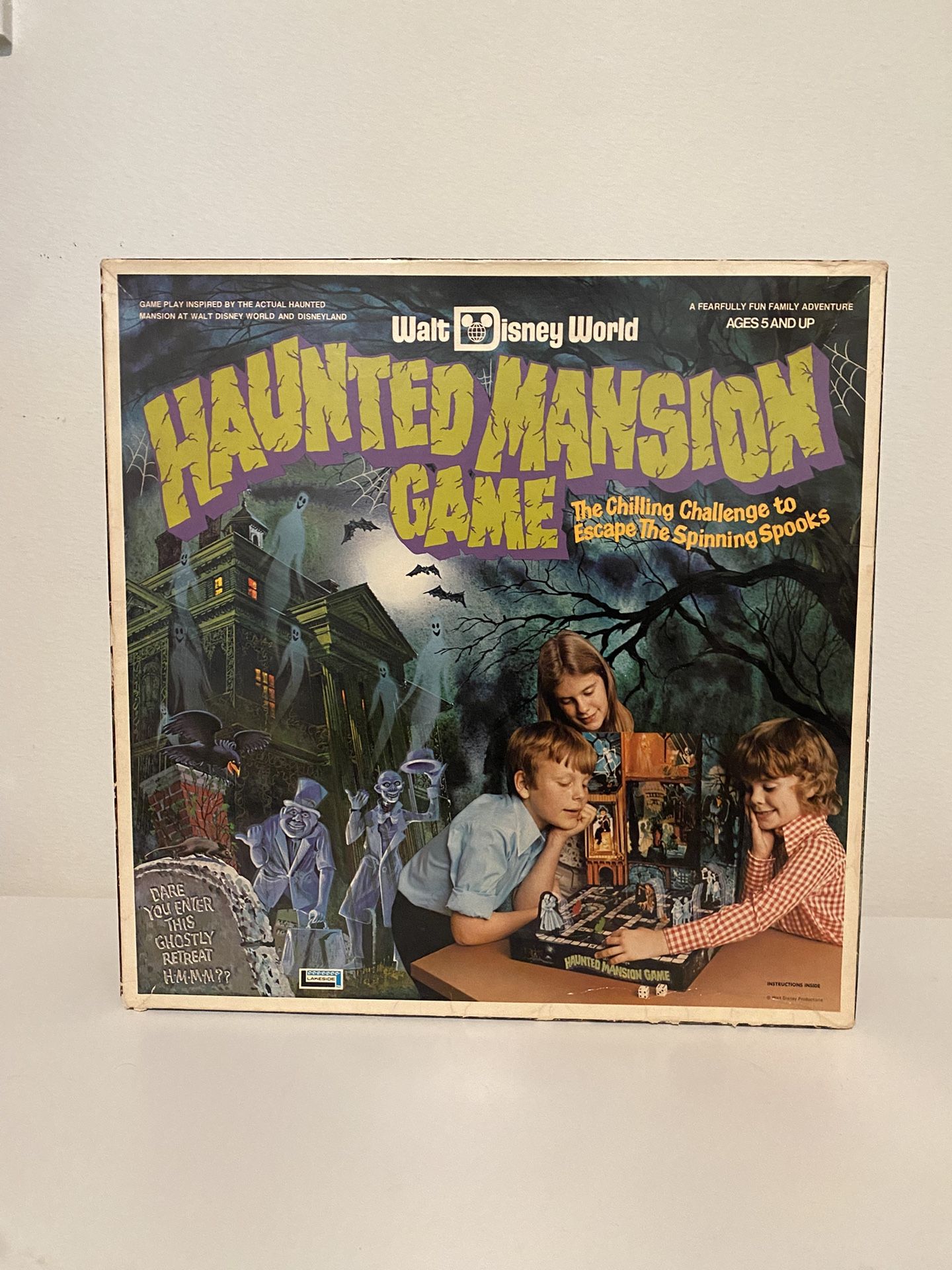 Disneyland haunted mansion 1975 vintage board game