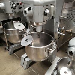 Used Hobart 30 Quart Mixer With Bowl And Hook 