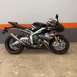 2020 Triumph Daytona Moto 2