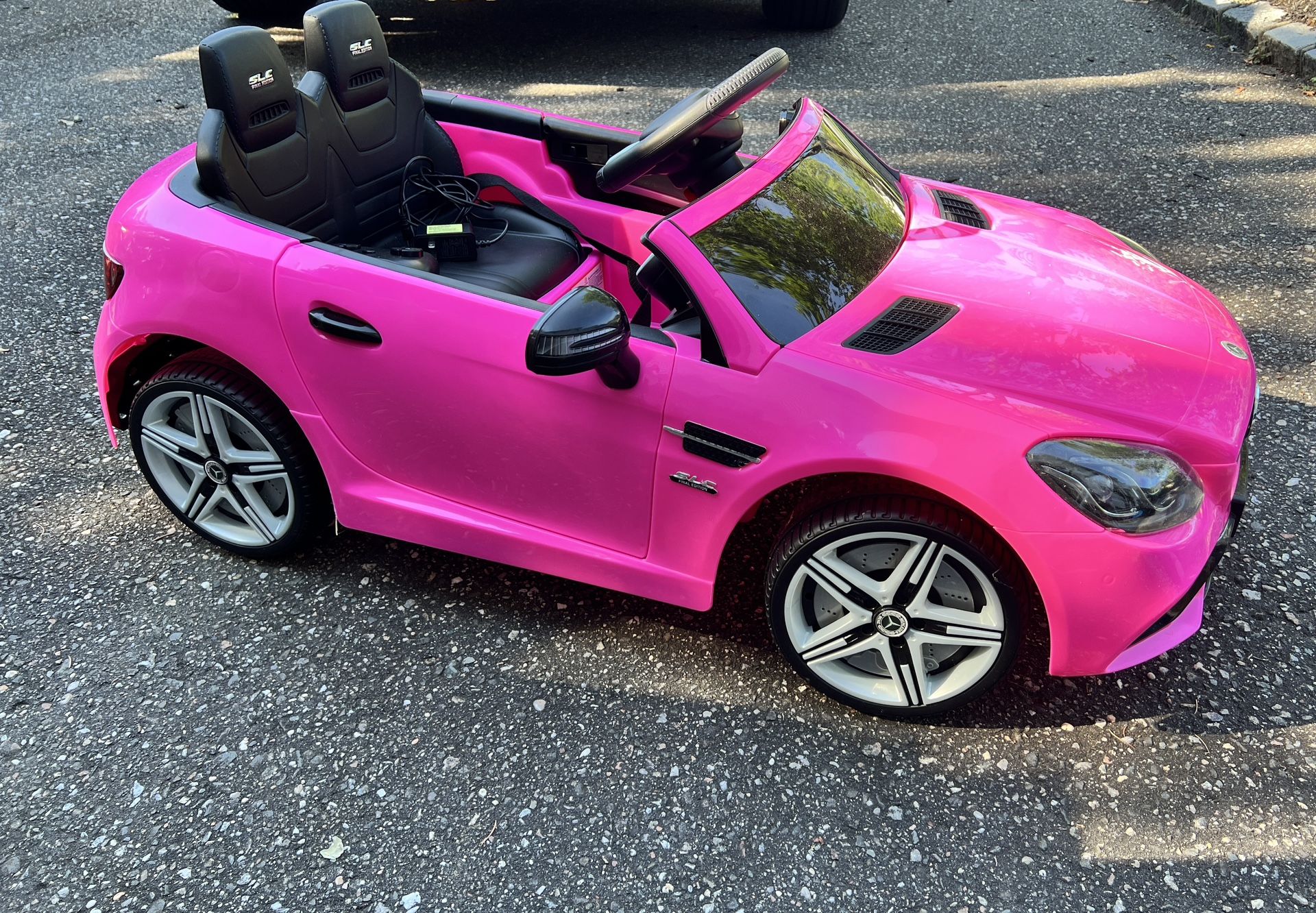 Aosom Mercedes SLC 300 Kids Electric Ride on Car Pink Licensed Remote Control 12V Battery Powered W/ Music, Lights, Suspension