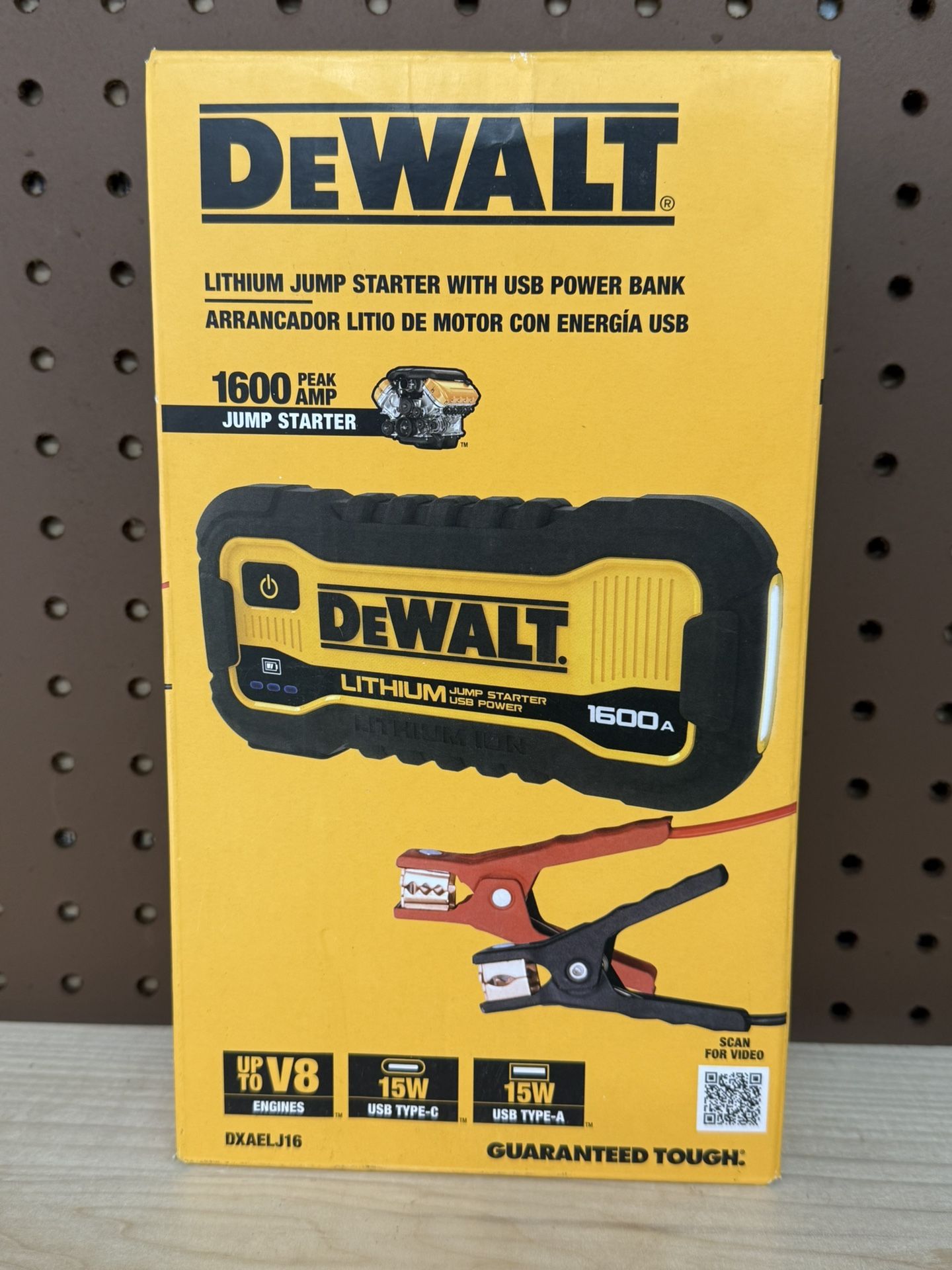 NEW! DeWalt DXAELJ16 1600 Peak Amp Jump Starter Battery Booster
