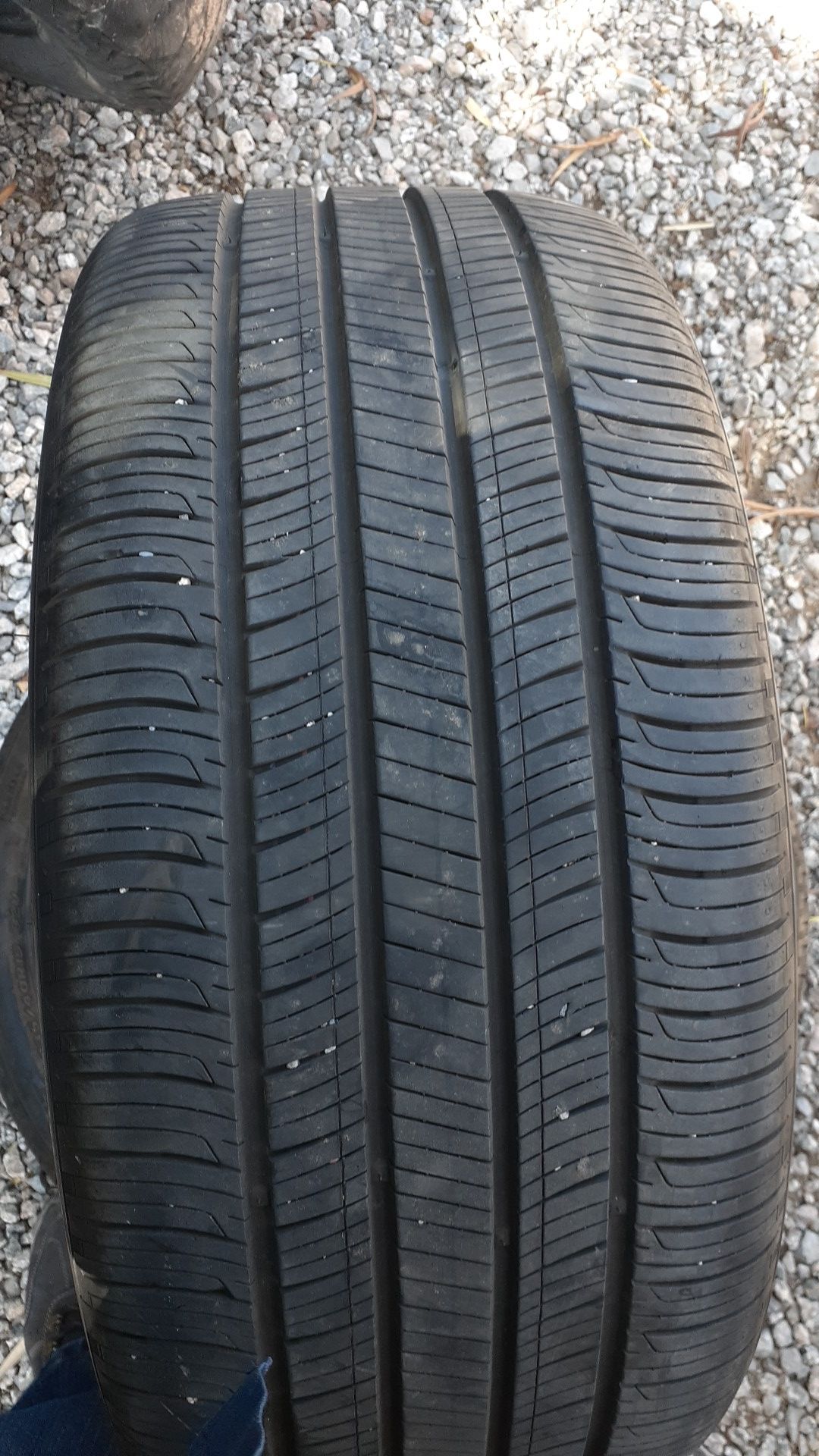 Hankook 235x40R19 solo(2) ×60 dlls