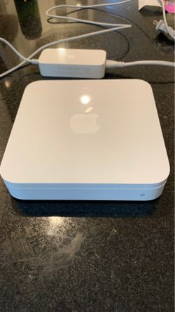 Apple AirPort Extreme Router Base Station, mint condition