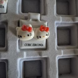 Hello Kitty Earrings Differents