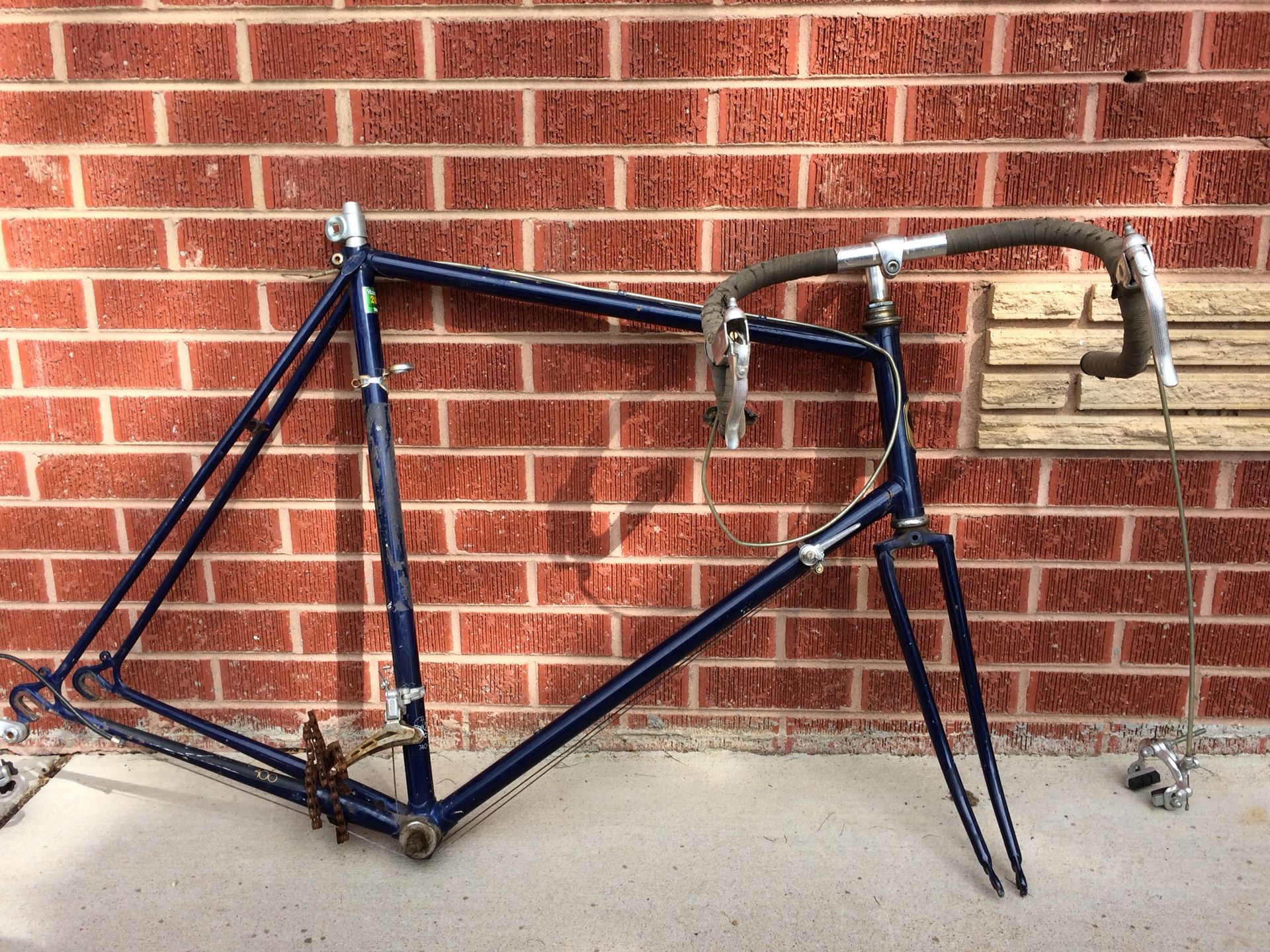 1983 Vintage Trek Frame Model 400 (Mangaloy Double butted tubes)