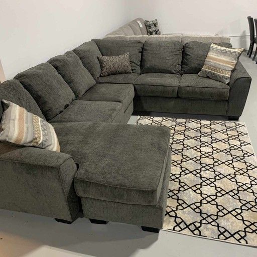 Deermont U Shaped Sectional Sofa With Chaise /P