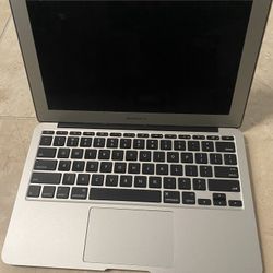 2015/16 Macbook Air 11 Inch 1.6Ghz i5 4GB 128GB