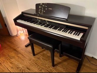 Yamaha DIGITAL WEIGHTED KEYS PIANO
