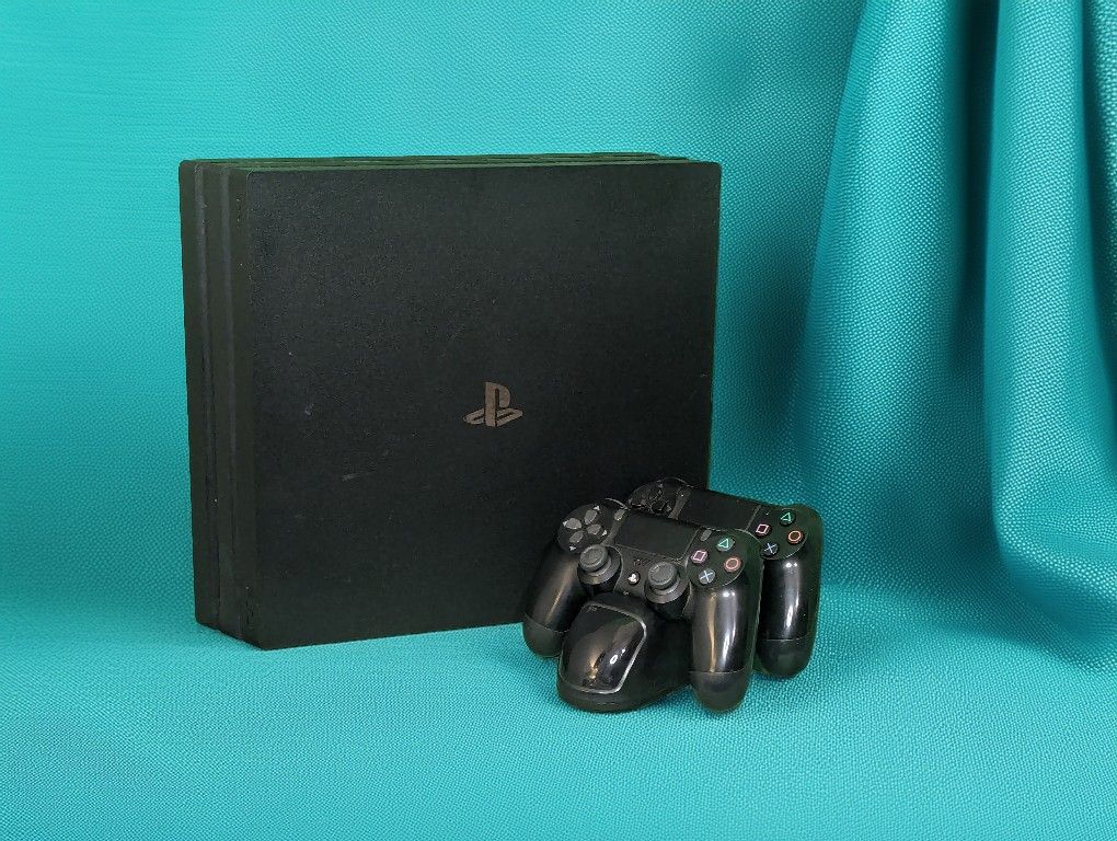 PS4 PRO 2 TB Reconditioned
