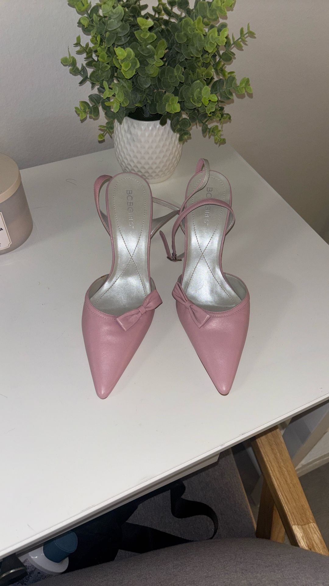 VINTAGE Y2K BCBG HEELS