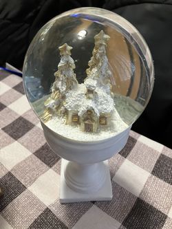 Pedestal Snow Globes 