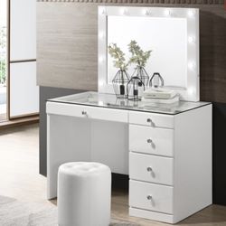 ‼️GLAM VANITY‼️ 3pc VANITY SET  Mirror , Chair & Table  Limited time only 