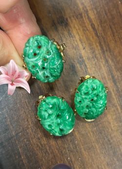 Vintage MARVEL Green Carved Jewelry Set (1950s–1980s)