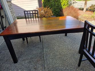 Kitchen/dining room table and 6 chairs