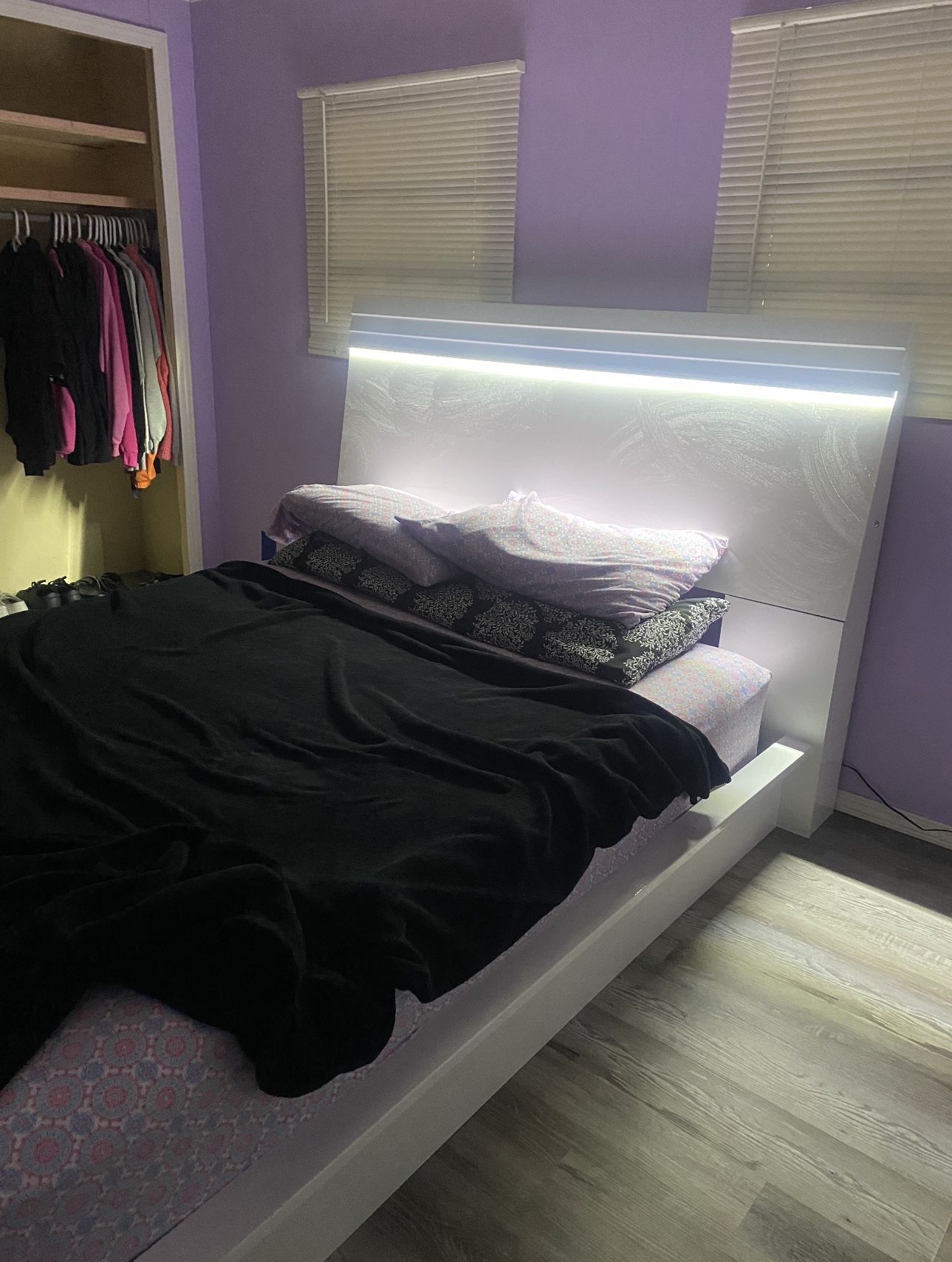 ✨ Moving Soon – Furniture Must Go FAST! ✨