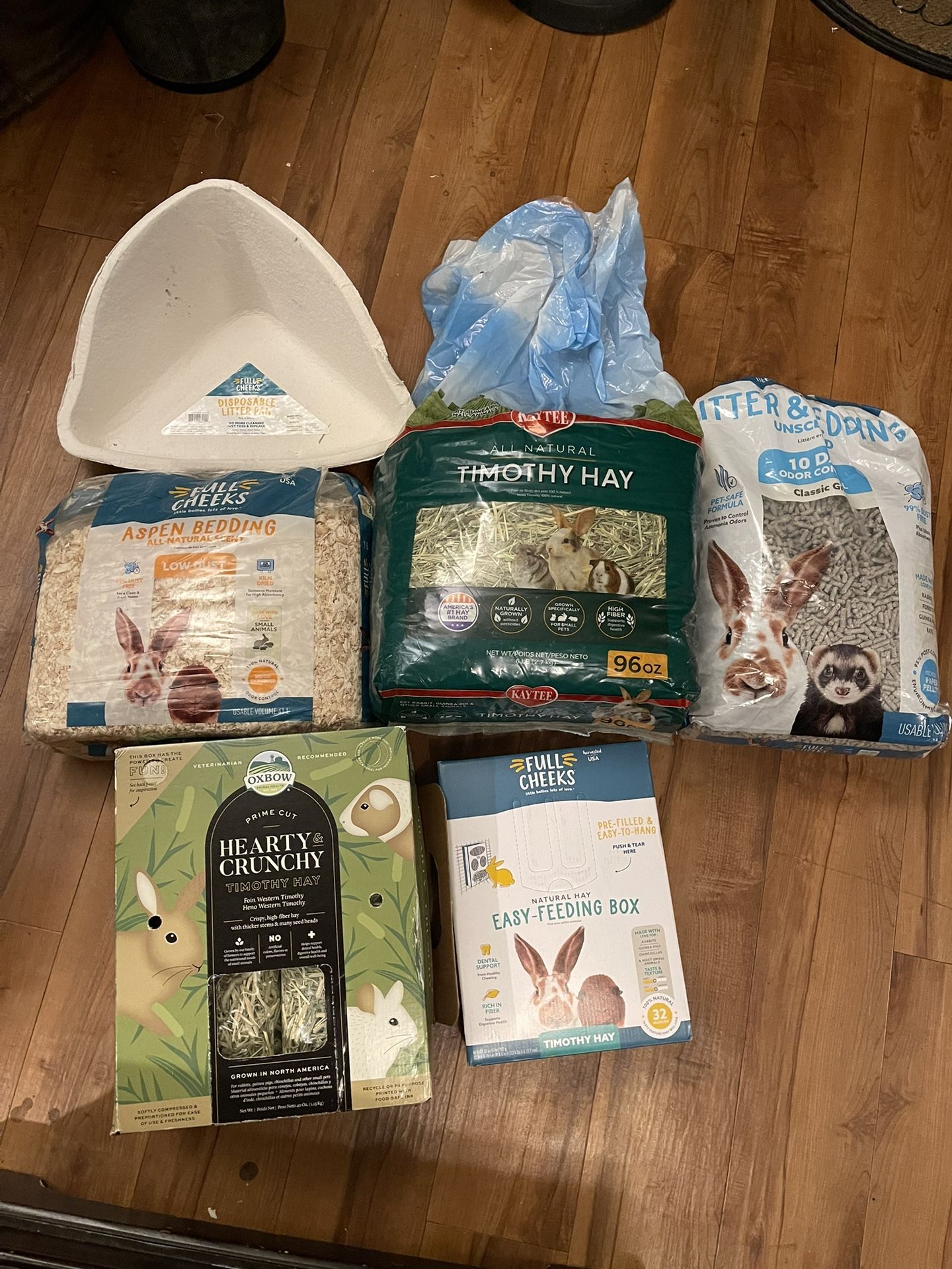 Guinea Pig/Rabbit Food And Bedding