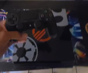 PS4 w/controller + 4 games