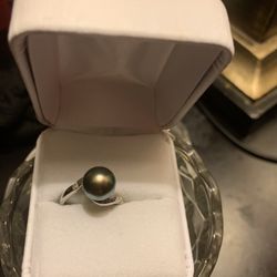 10kt wg diamonds pearl ring size 5