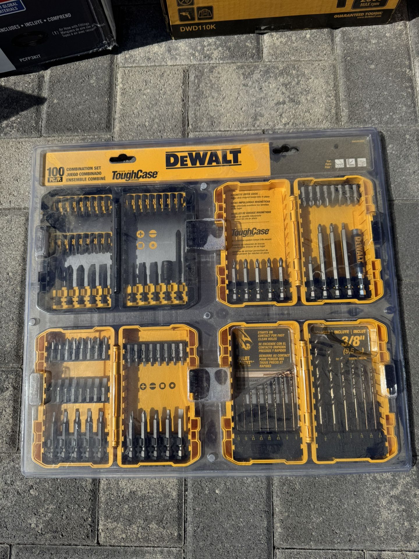 Dewalt 4 Piece Fastener/ Drill Pack