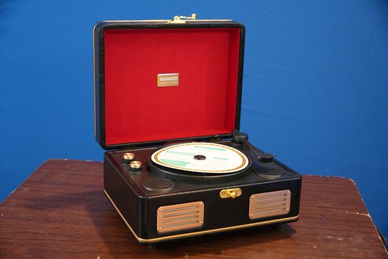 MANAYO Retro CD Player w/ Speaker