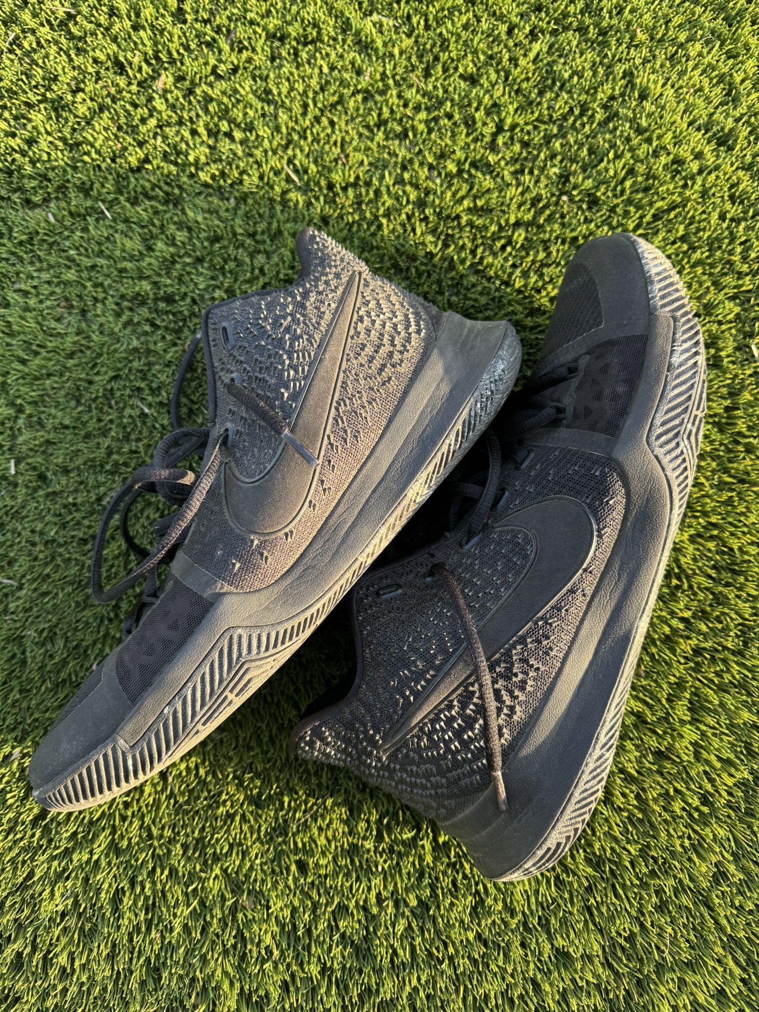 Nike Kyrie 3 “Marble” Basketball Shoes