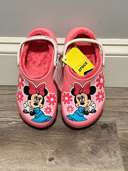 NEW Kids Disney Minnie Mouse Pink Lined Crocs. Size Child 13 (C13).