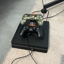 PS4 slim 1TB with two controllers