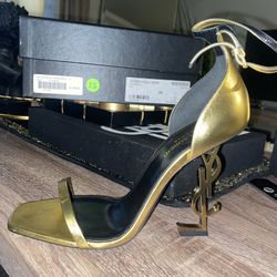 YSL Heels.    Authentic !