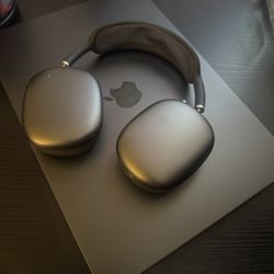 16‑inch MacBook Pro - Space Black With AirPods Max & Magic Trackpad 