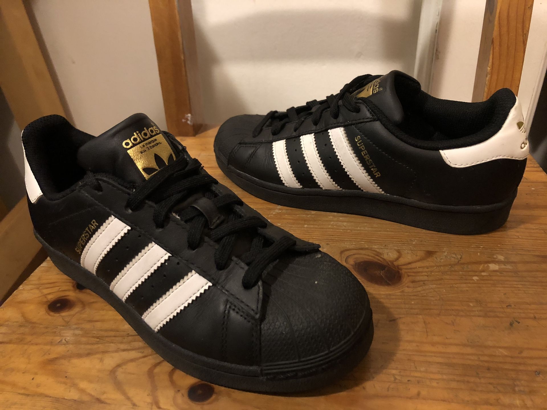 Adidas Superstar shoes like new size 4 1/2