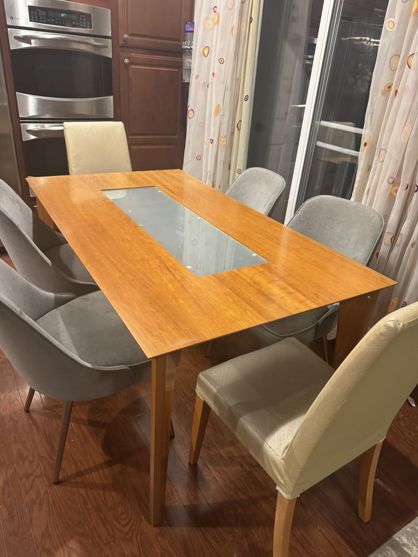 BoConcept Dining table with glass inlays with 10 chairs