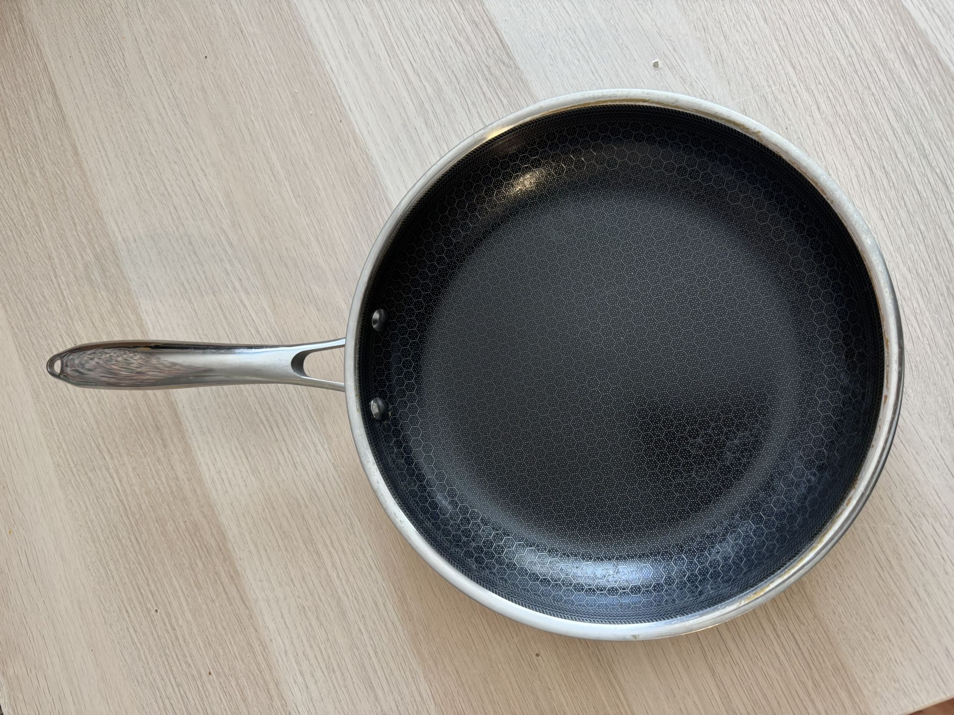 Hexclad 10” Frying Pan