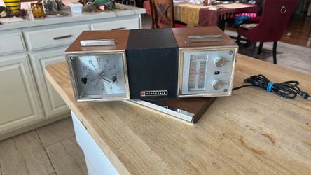 1970’s Panasonic RC 7467 clock radio