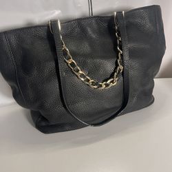 Michael Kors Jet Set Large Tote - Black Pebbled Leather Shoulder Bag with Gold Chain