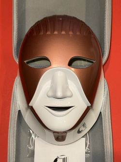 Cleopatra Cleolight LED 7 Color Light Therapy Skin Rejuvenating Beauty Mask