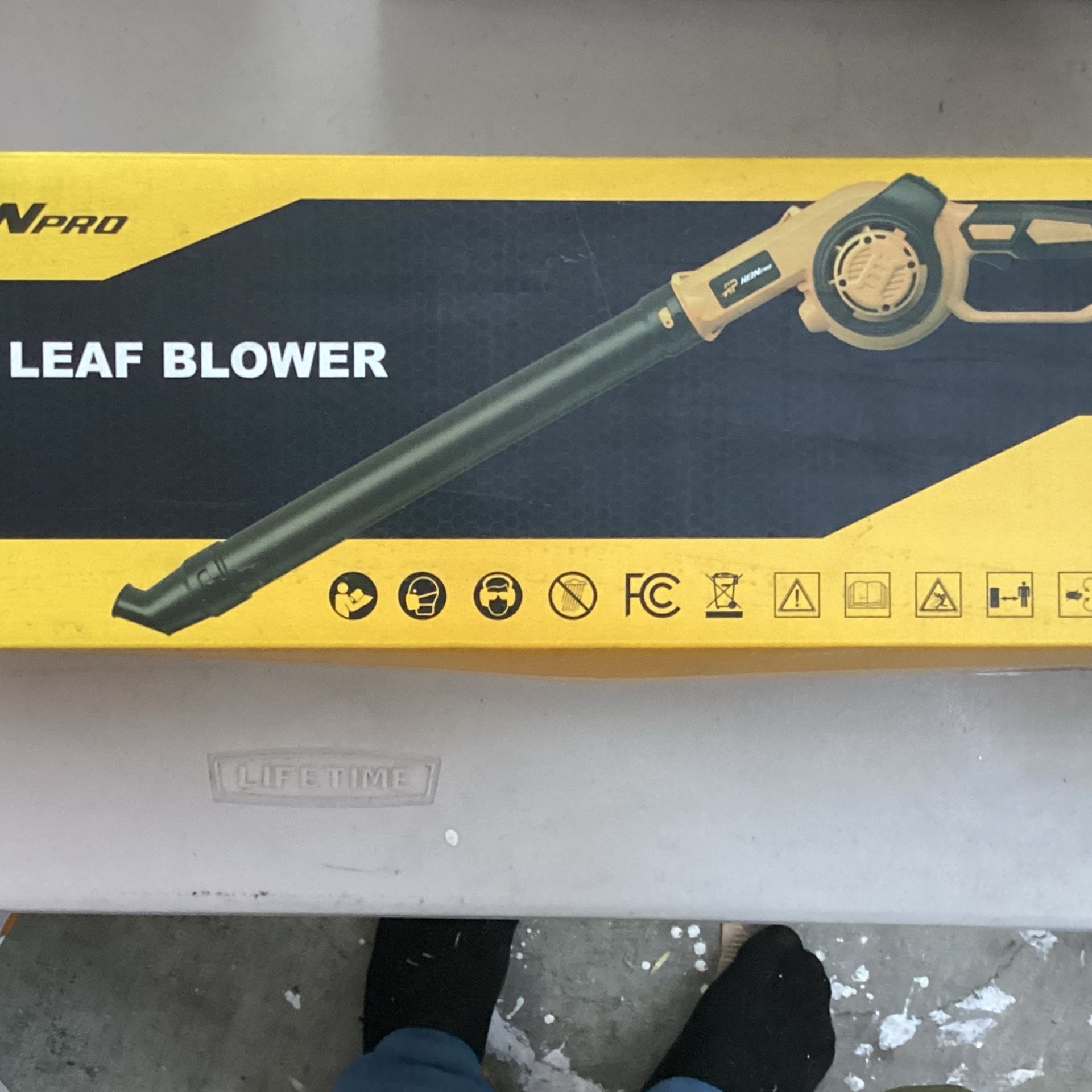 Cordless Leaf Blower