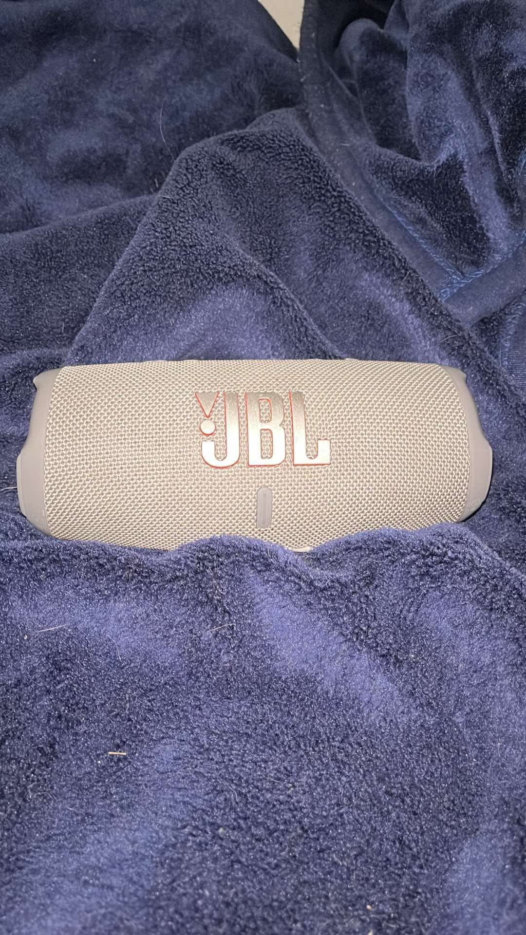 JBL Charge 5 Speaker