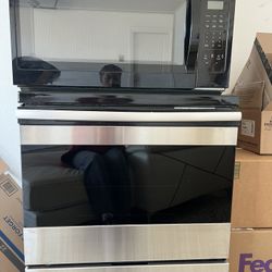 Whirtlepool Microwave And Stove Set