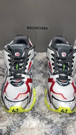 MEN'S RUNNER SNEAKER IN BLACK