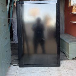2009 TOSHIBA 55” TV