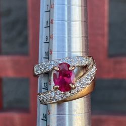 Gorgeous Cocktail Ring Gold Tone Red Stone  