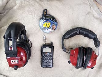 SCANNERS UNIDEN AND JIMMIE JOHNSON PROSCAN 100 SCANNERS WITH RACING ELECTRONICS RT24 HEADSETS
